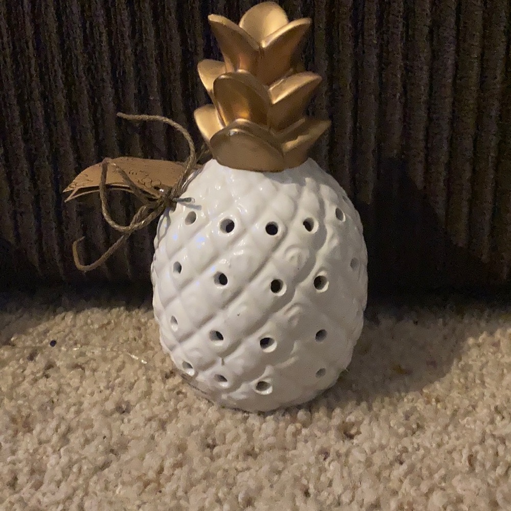 Pineapple decoration